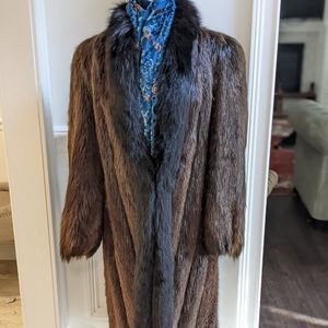 Best 25+ Deals for Beaver Coat | Poshmark